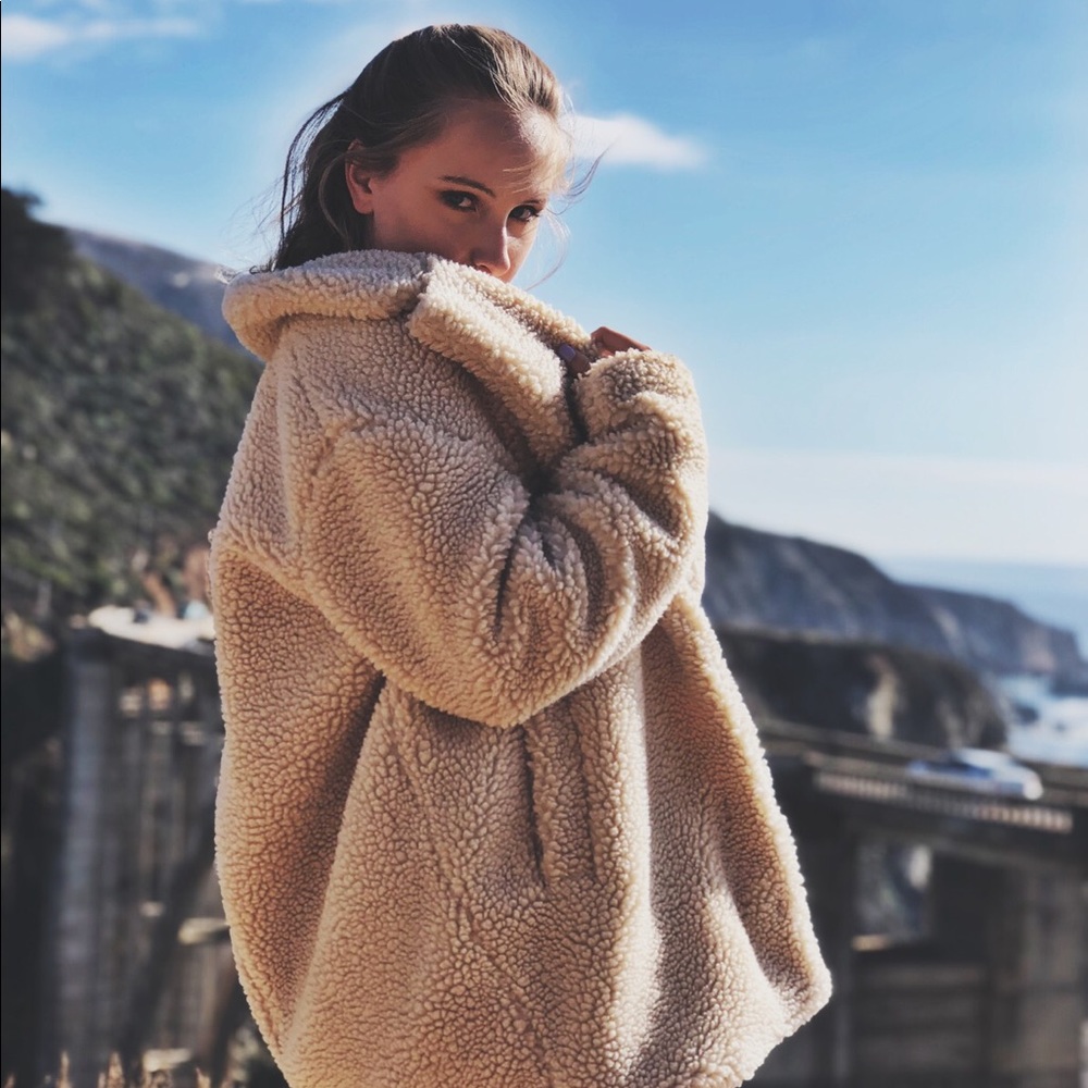 Meet your Posher, Chloe